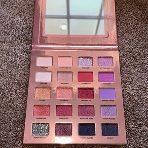 Iconic London Desk To Dance Eyeshadow Palette